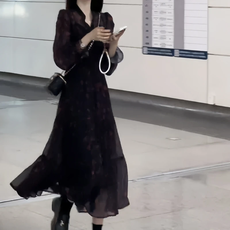 2025大码胖MM遮肉肉高级感碎花长袖秋季收腰显瘦A字长裙法式轻熟