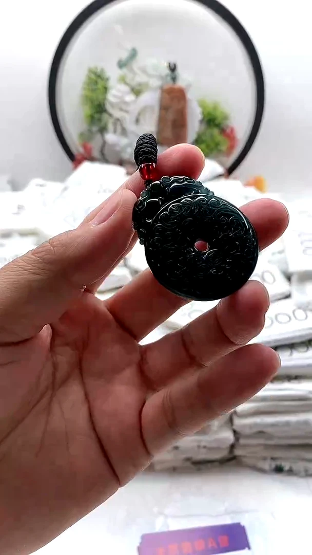 翡翠未镶嵌颈饰扣子2