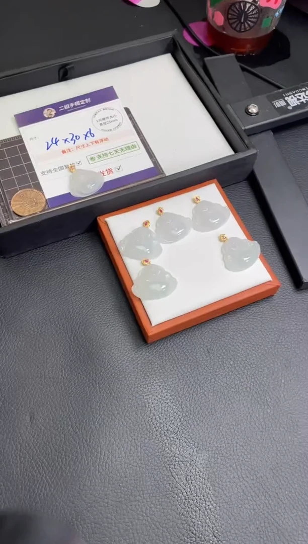 18K金镶嵌挂件翡翠佛公FL10/多样性发其一CP配绳