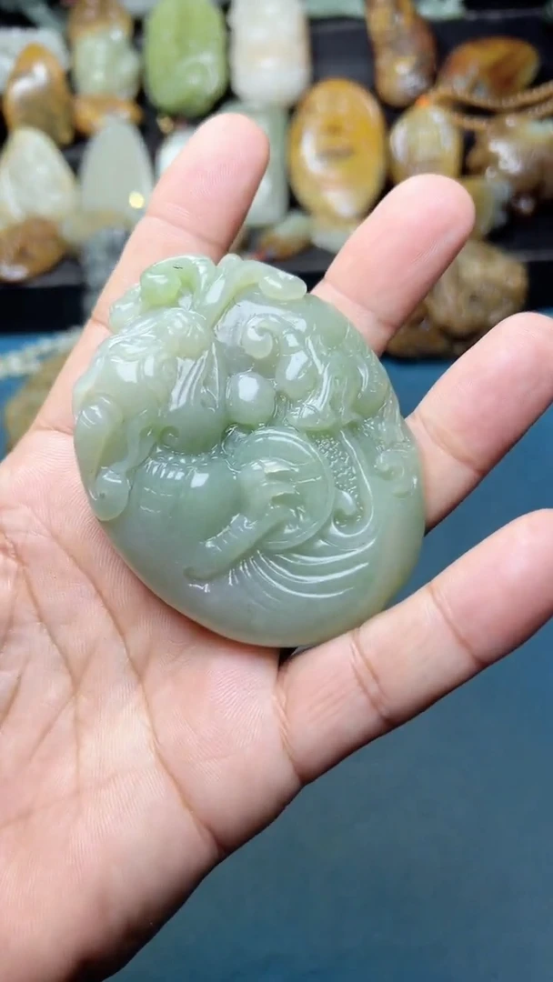 未镶嵌和田玉把件-