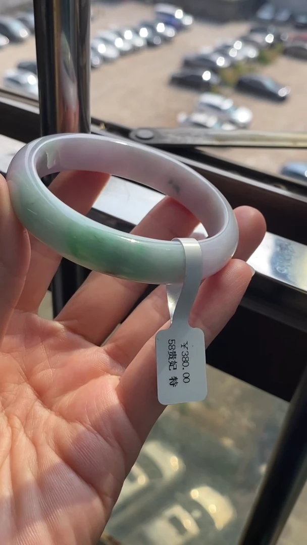 未镶嵌手镯（贵妃镯）翡翠//20254663   58贵妃   56正圈