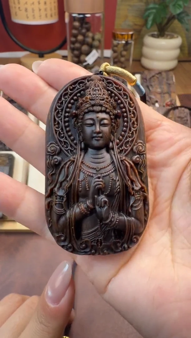 木木雕款芽庄  合十观音 7cm 送养香瓶