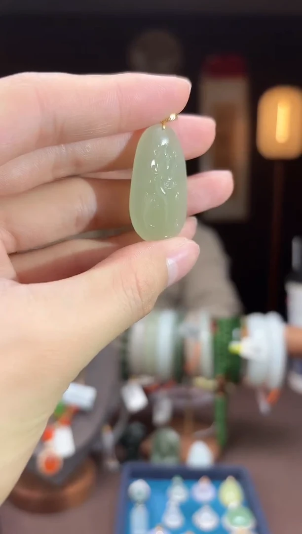 【闪购商品】和田玉D18吊坠18K金镶嵌-