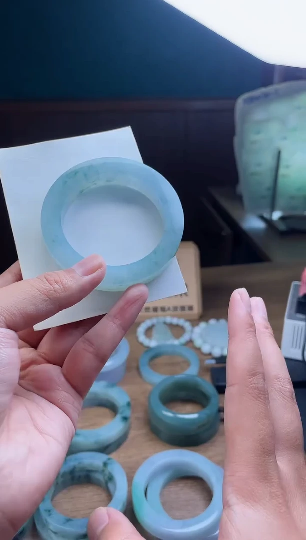 【闪购商品】定制翡翠手镯未镶嵌d