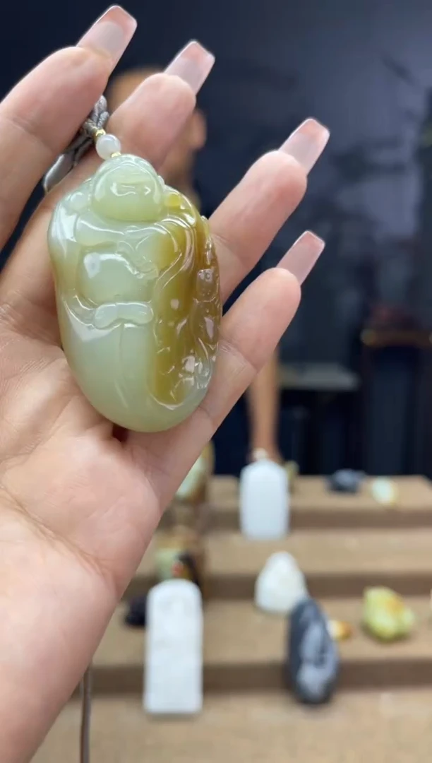 颈饰未镶嵌和田玉1