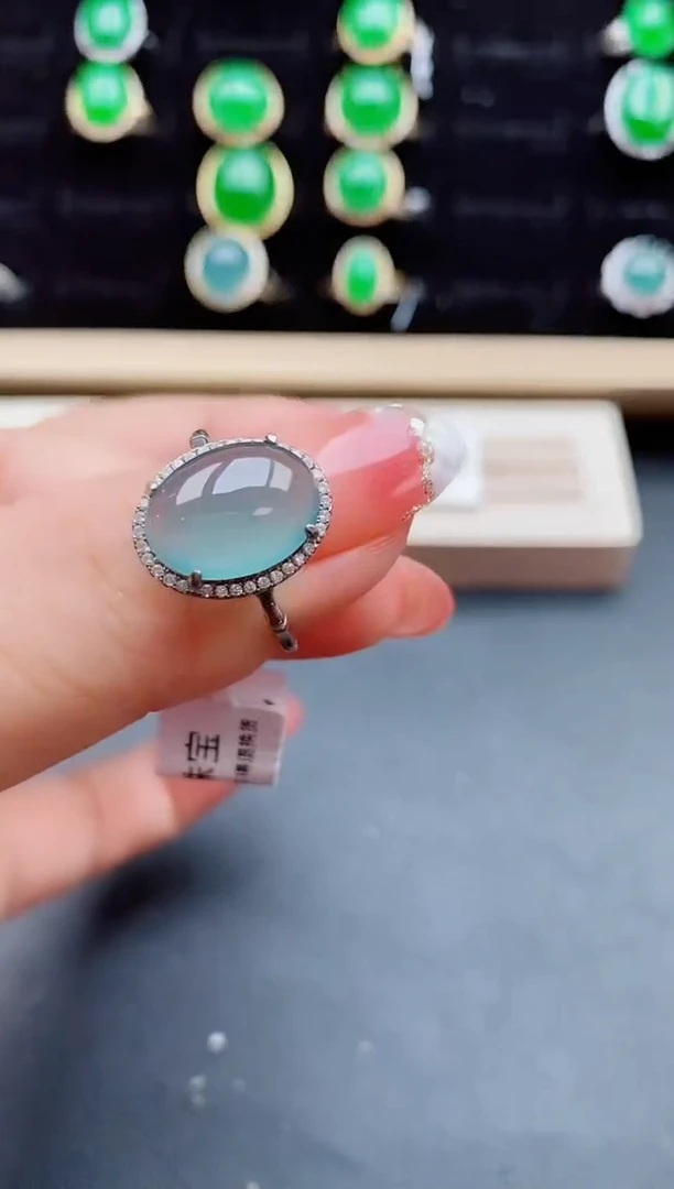 【闪购商品】翡翠戒指银S925镶嵌585000