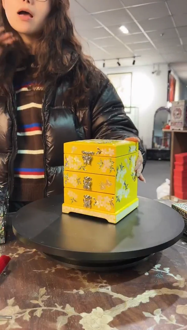 绒布底·弘贝雅螺钿漆器文化馆