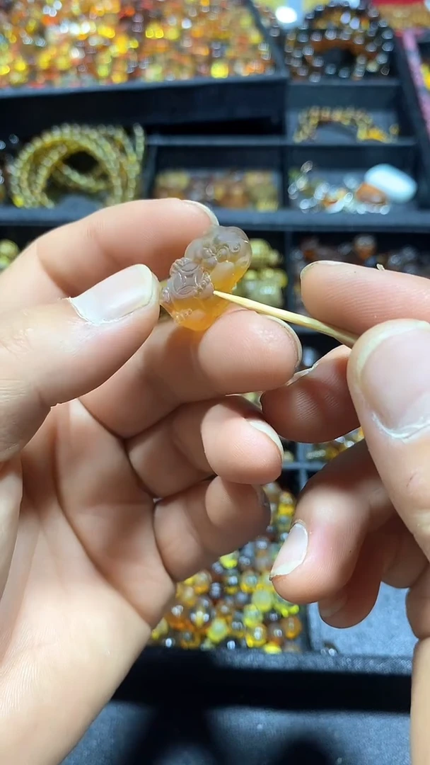 绿珀颈饰未镶嵌天然缅甸琥珀单珠