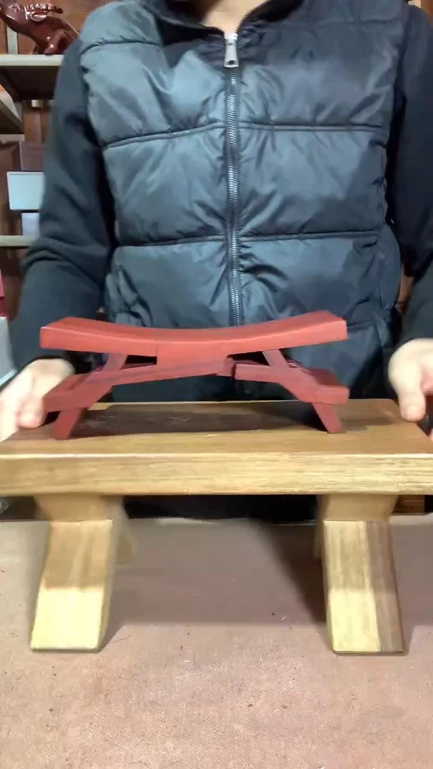 非洲紫檀（红花梨）瑕疵鲁班凳