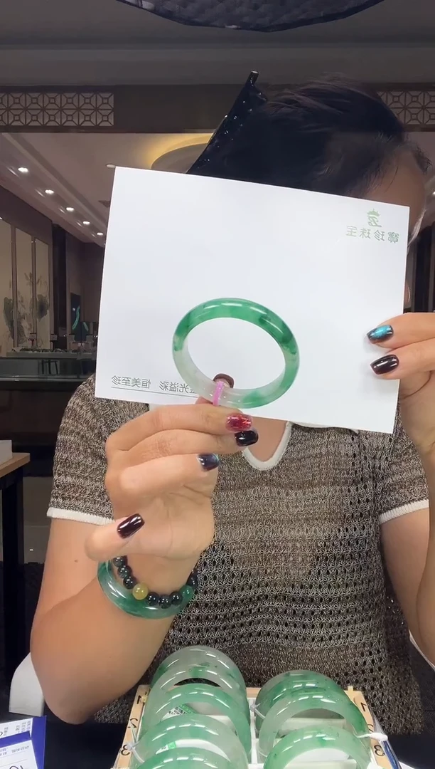 石英质玉手镯未镶嵌52