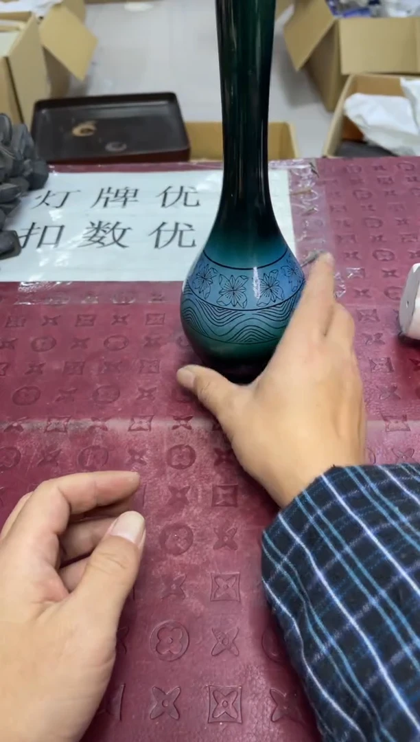 瓶默认微瑕，no退no换，介意勿拍