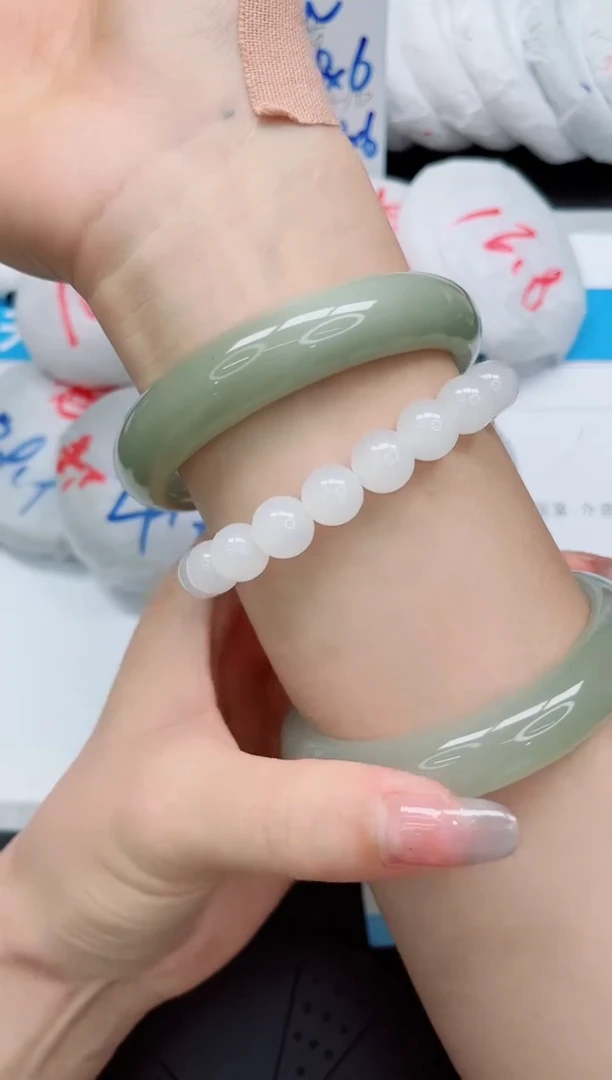 石英质玉手镯未镶嵌72-60.7