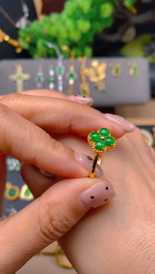 银S925镶嵌戒指翡翠四叶草戒指