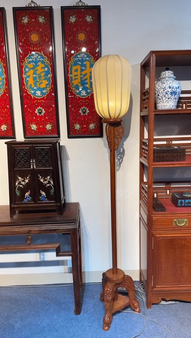 花梨木类成套家具宫灯