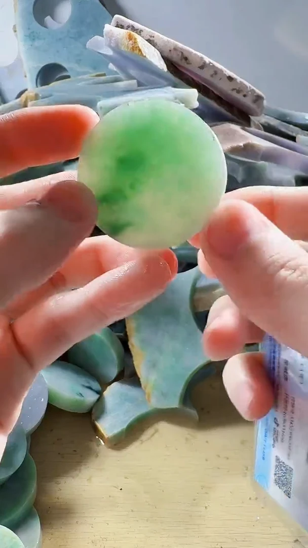 翡翠裸石缅甸翡翠A货文308