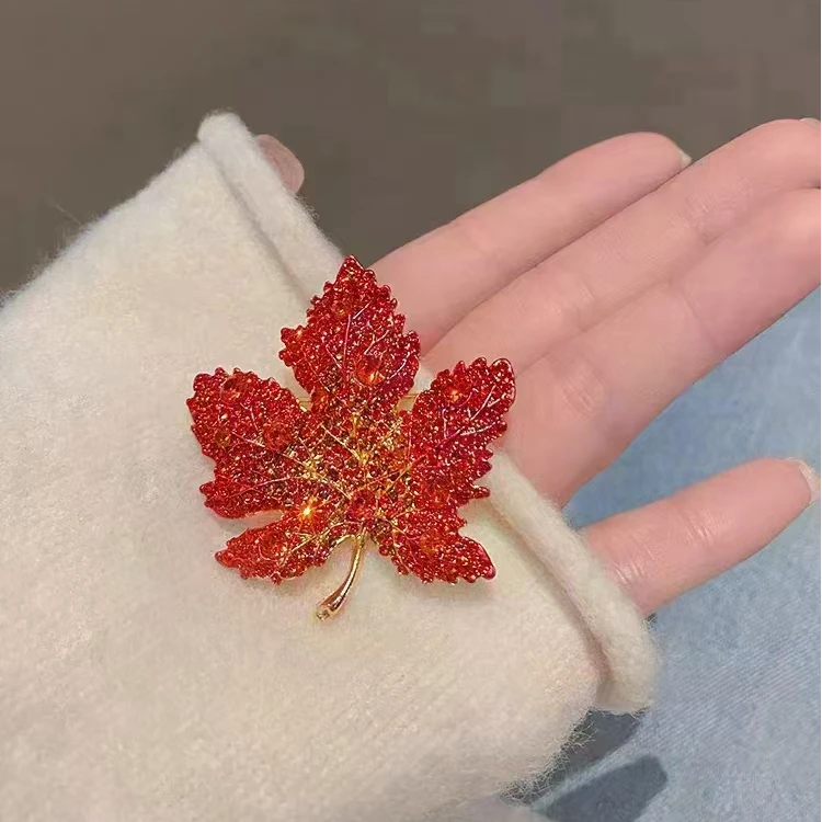 铜合金合成锆石胸针 【枫叶】胸花时尚大气设计感胸针