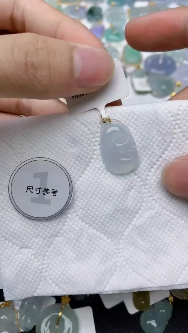 翡翠18K金镶嵌颈饰天然A货翡翠