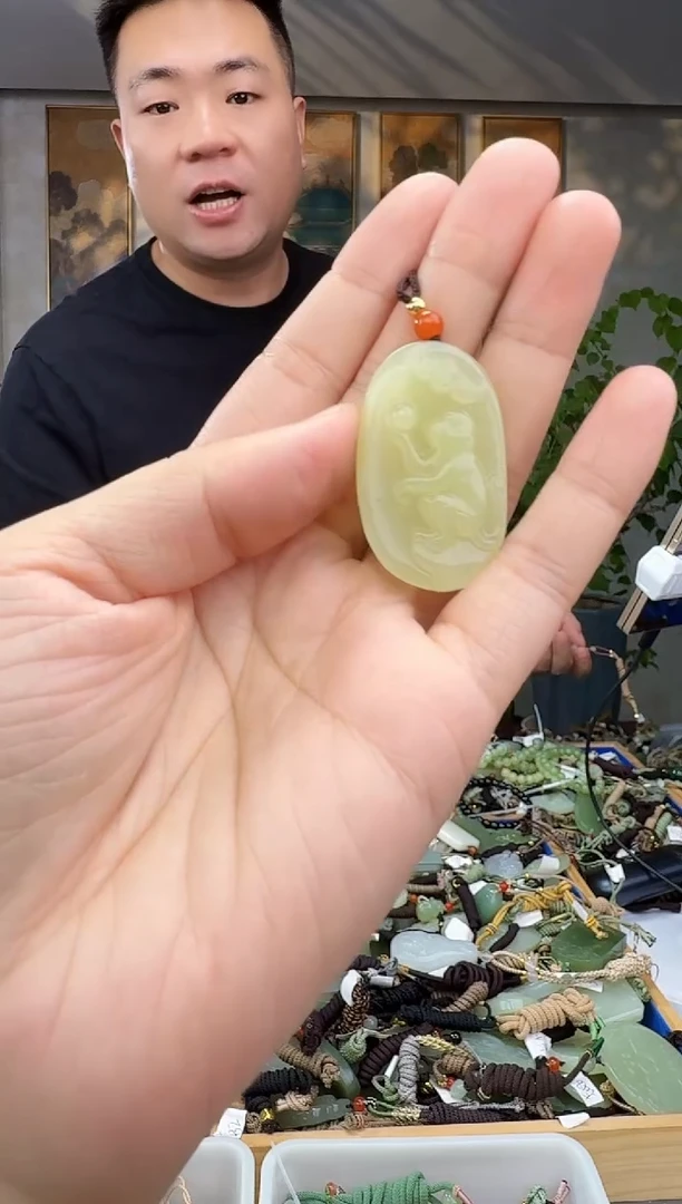 未镶嵌和田玉挂件拍一发一