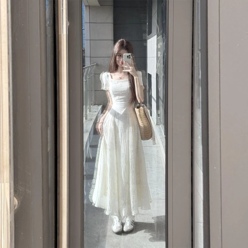 2025夏季新款法式方领连衣裙女士温柔风气质高级感收腰显瘦仙女裙