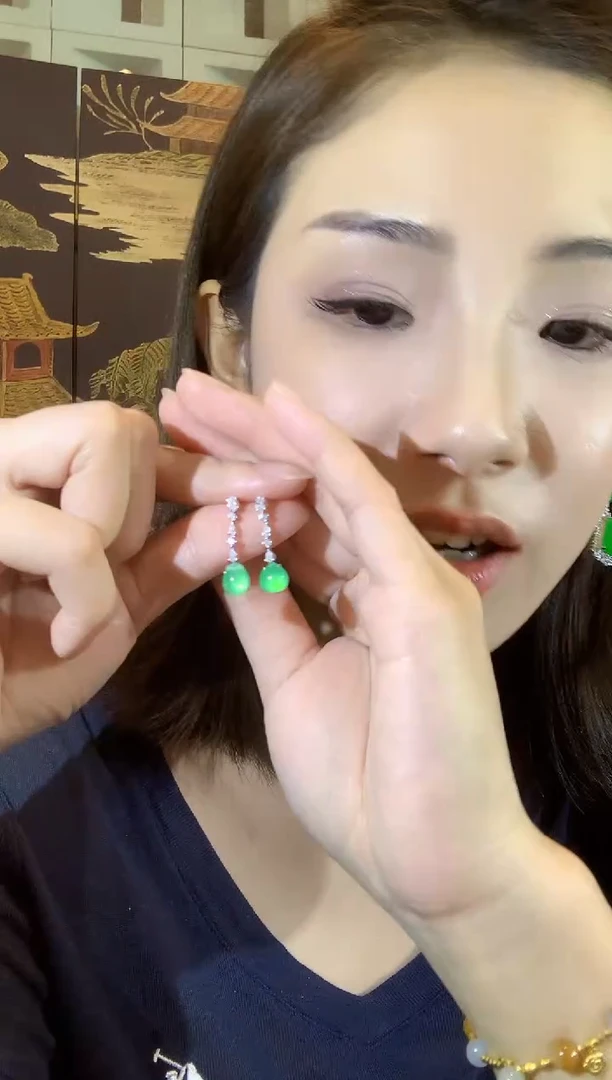 18K金镶嵌翡翠耳饰A26