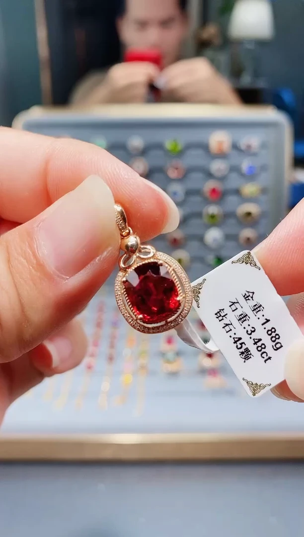 颈饰18K金镶嵌碧玺3.48.