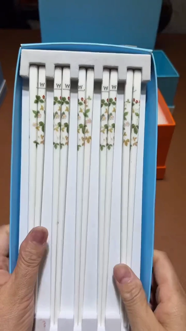 瓷片碗碟好物一件不留@@1