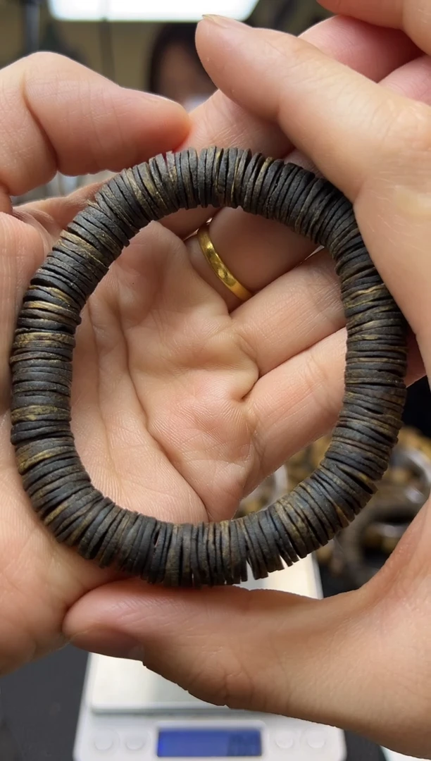 沉香手串冇莺歌绿奇楠片珠10mm乌身圆叶