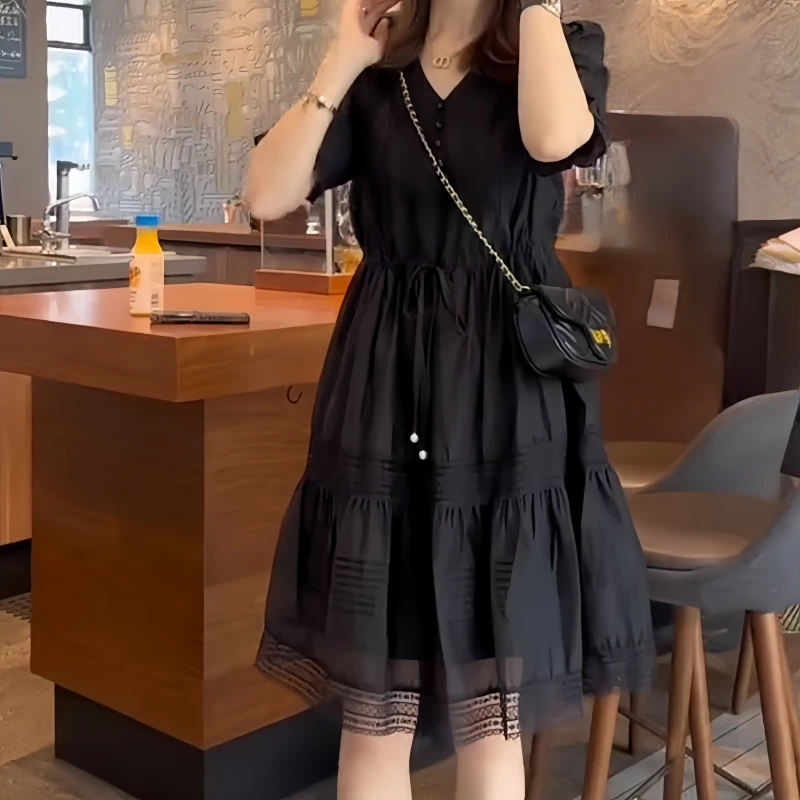 2025夏季新款大码连衣裙褶皱拼接蕾丝中长裙高级感常规V领高腰裙