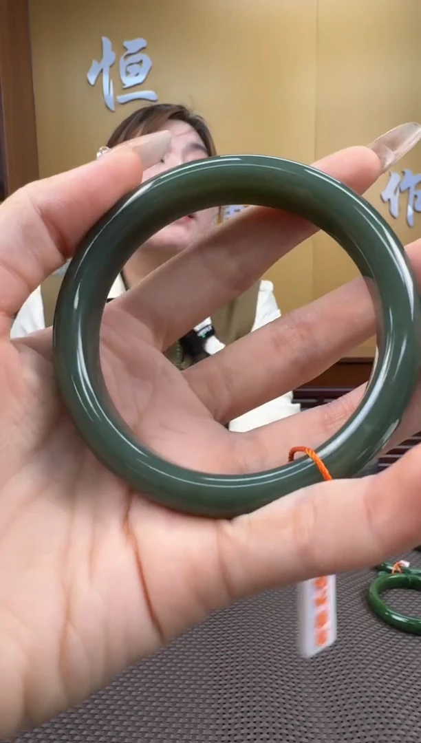 【闪购商品】和田玉手镯未镶嵌61