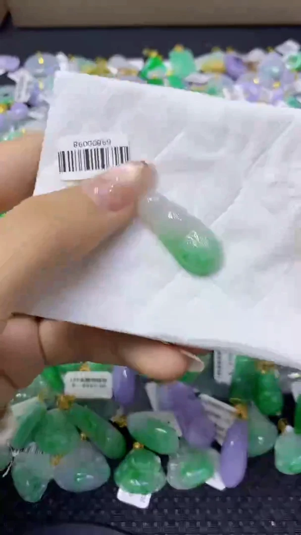 颈饰未镶嵌翡翠天然缅甸翡翠A货