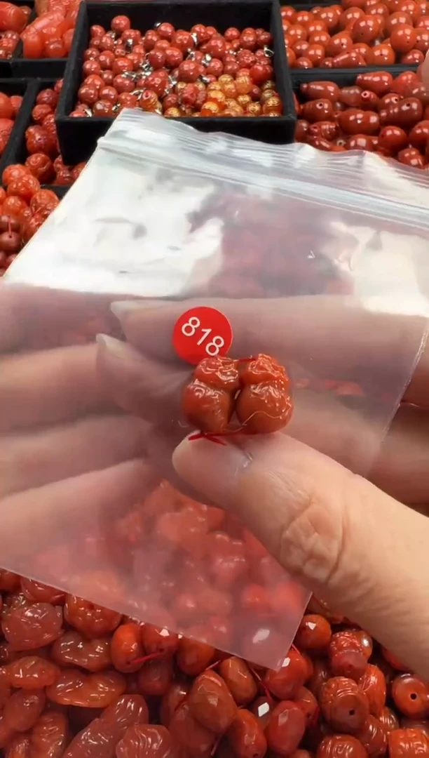 颈饰未镶嵌南红玛瑙1