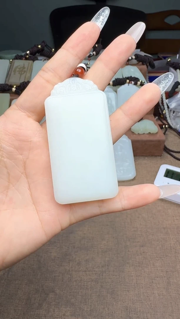 和田玉未镶嵌颈饰苟****树苟