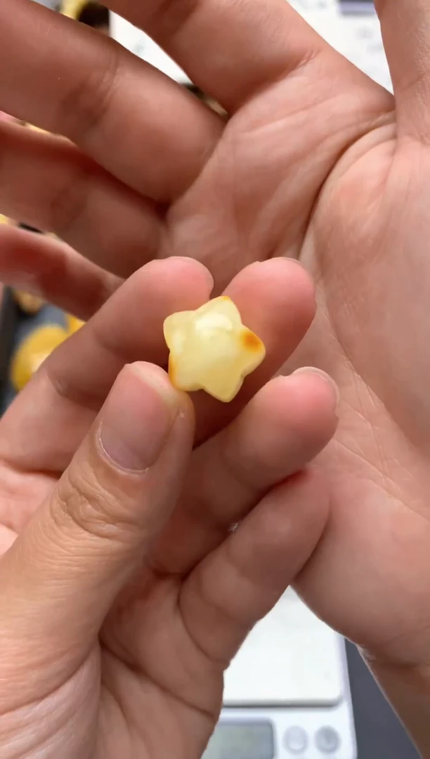 【闪购商品】琥珀珠宝奇石未镶嵌073琥珀蜜蜡花粉小坑