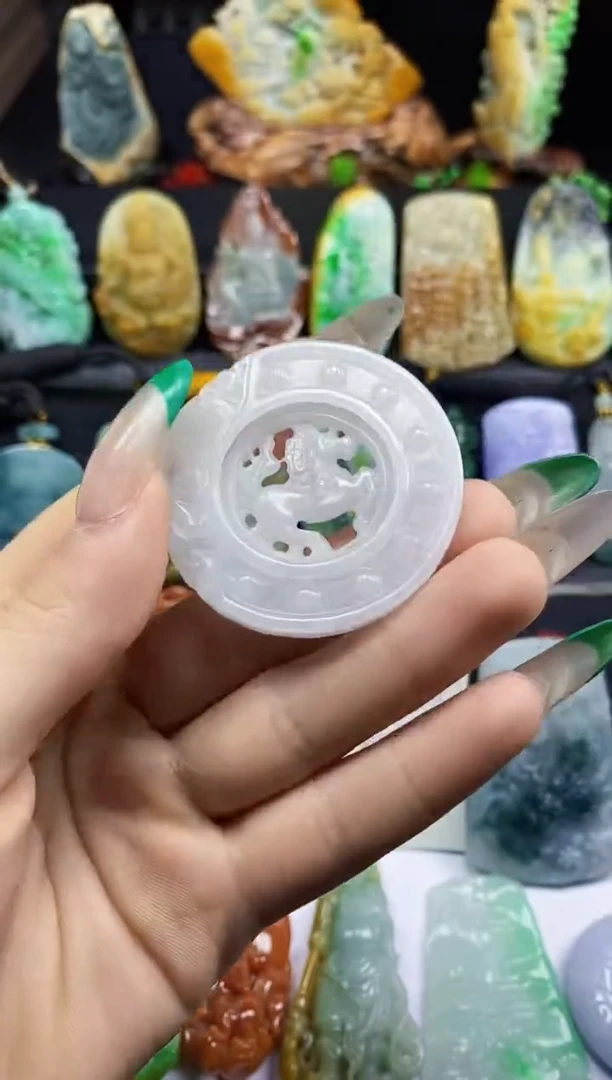 【闪购商品】翡翠颈饰未镶嵌翡翠A货