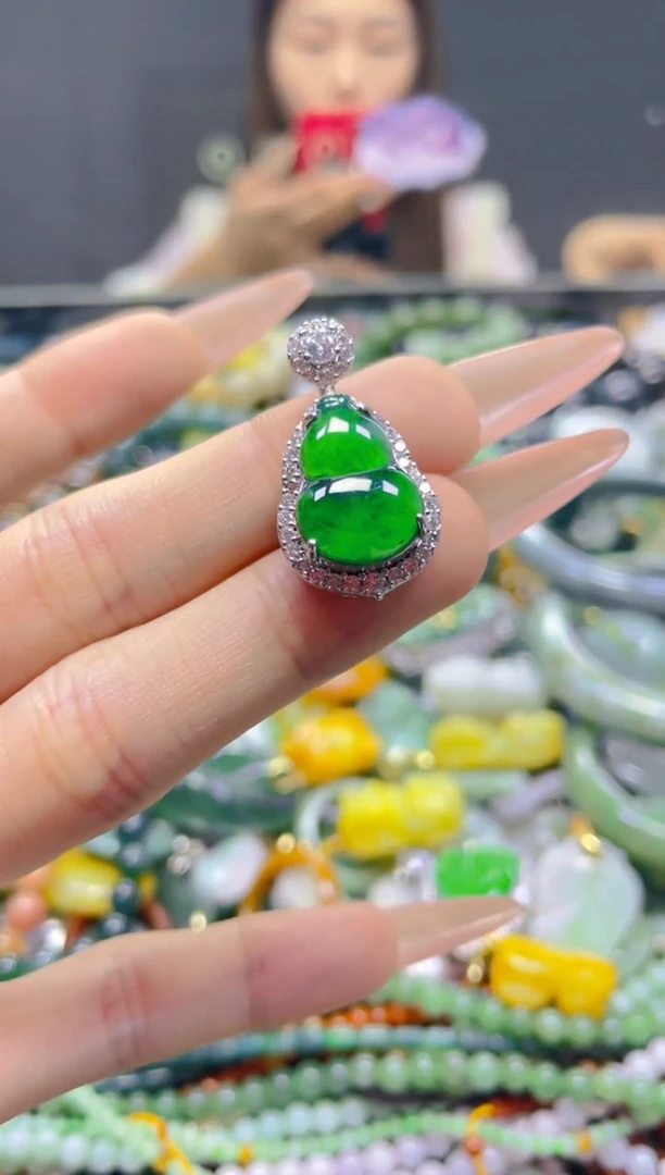 颈饰未镶嵌翡翠/W/翡翠A货，一件也是批发价