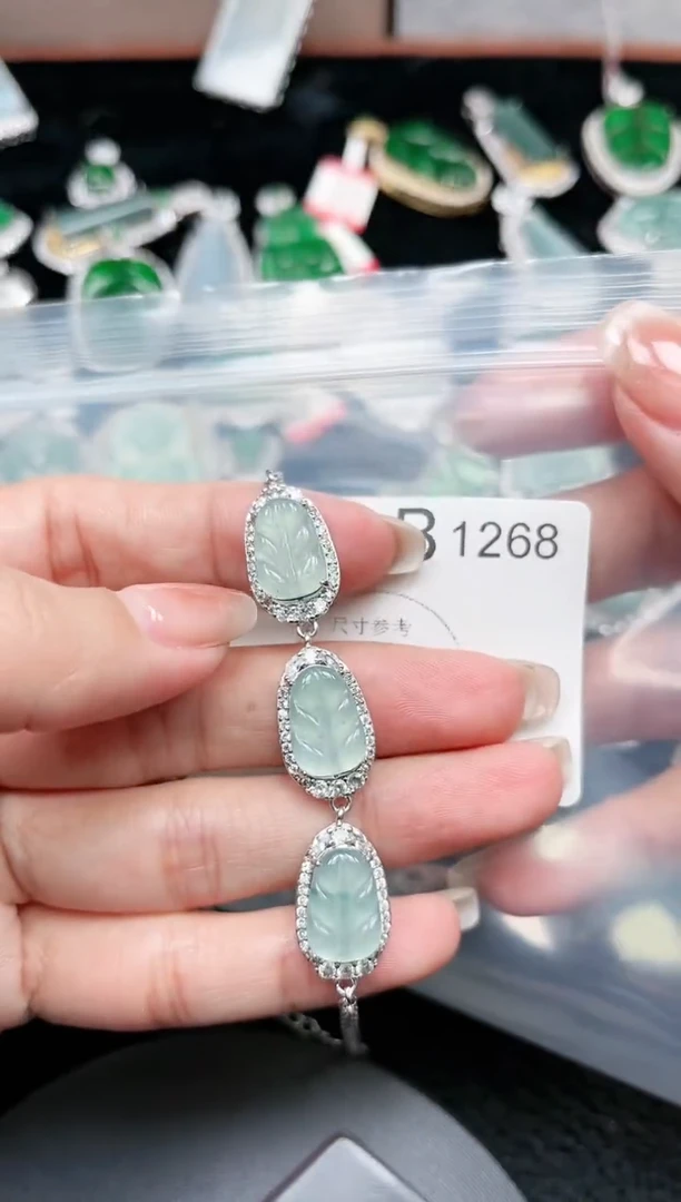 【闪购商品】翡翠颈饰未镶嵌1268赠皮绳