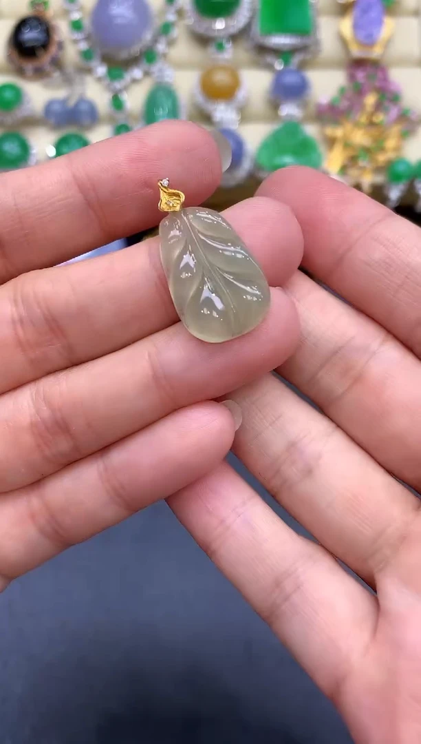 颈饰18K金镶嵌翡翠14-中国好珍宝