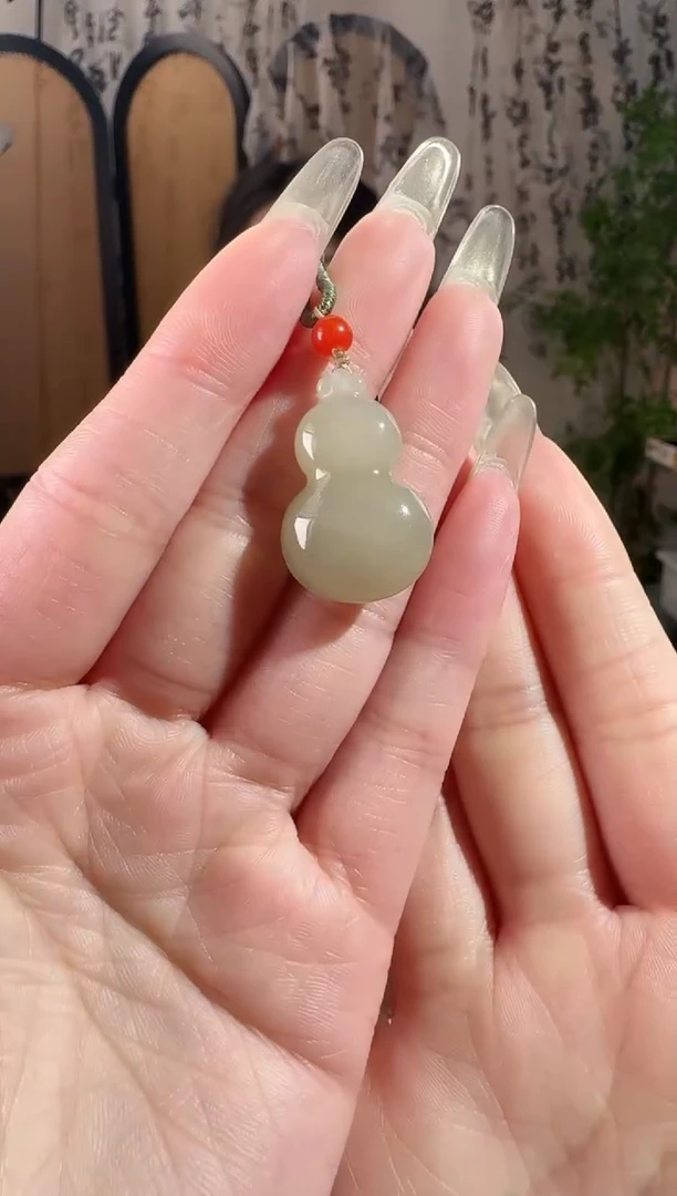 颈饰未镶嵌和田玉晴水葫芦