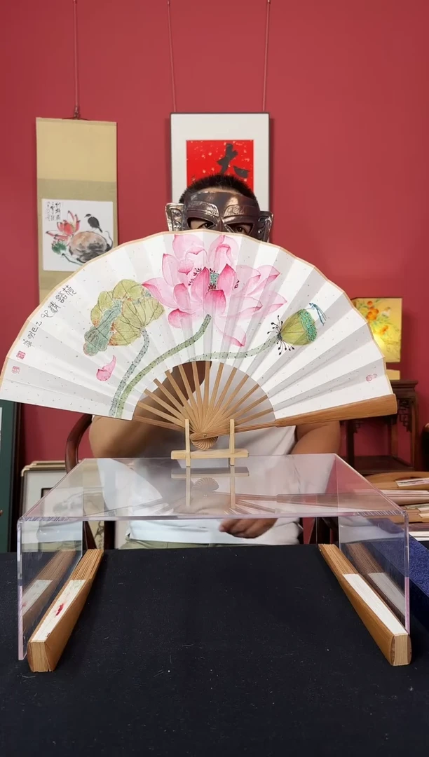 国画于明华折扇作品