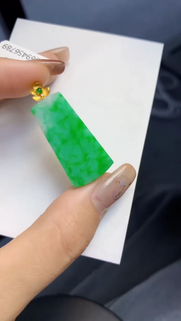 颈饰18K金镶嵌翡翠天然A货翡翠百元以上9元证书费自理