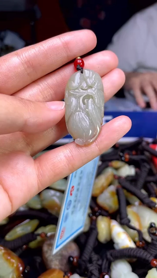 和田玉未镶嵌颈饰1