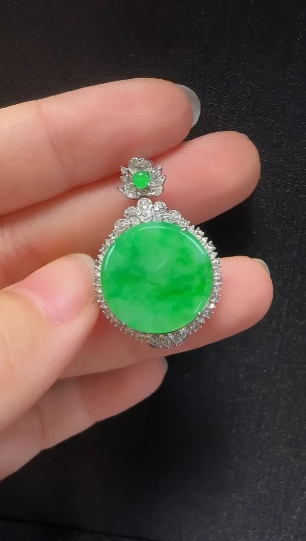 翡翠18K金镶嵌颈饰121无事牌一个