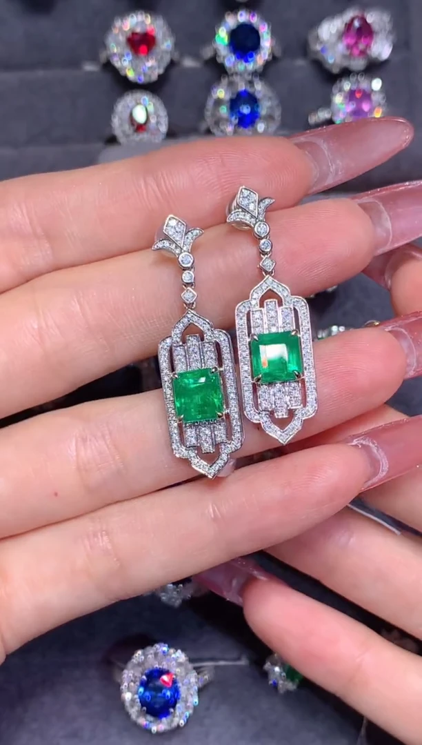 18K金镶嵌耳坠祖母绿3.5CT