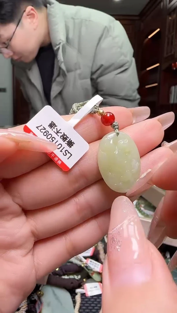 颈饰未镶嵌和田玉多样性发一