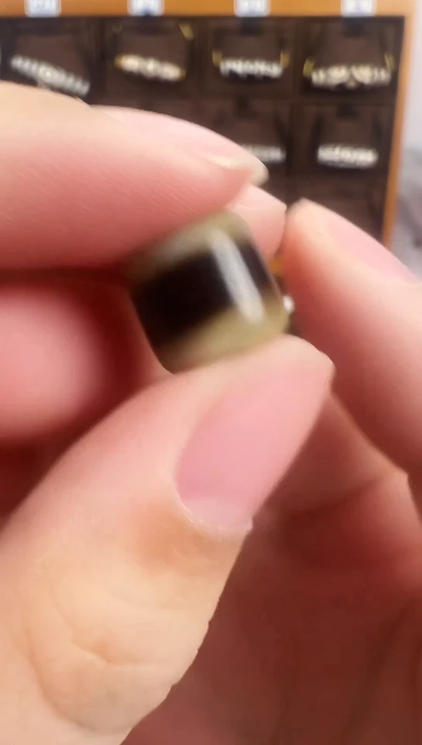 玛瑙/玉髓（覆膜）颈饰未镶嵌110.（微瑕）