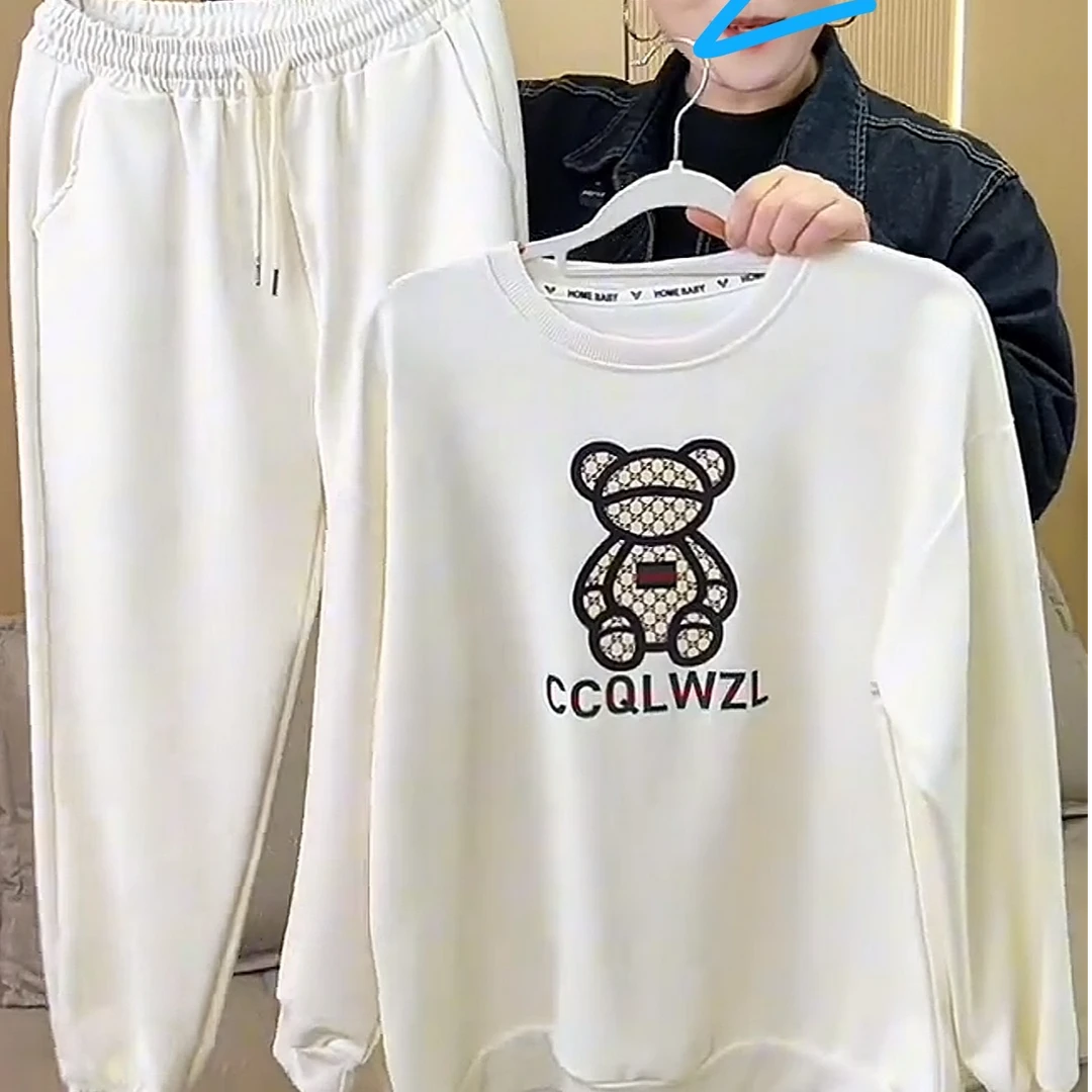 6299  春款休闲百搭小熊卫衣套装
