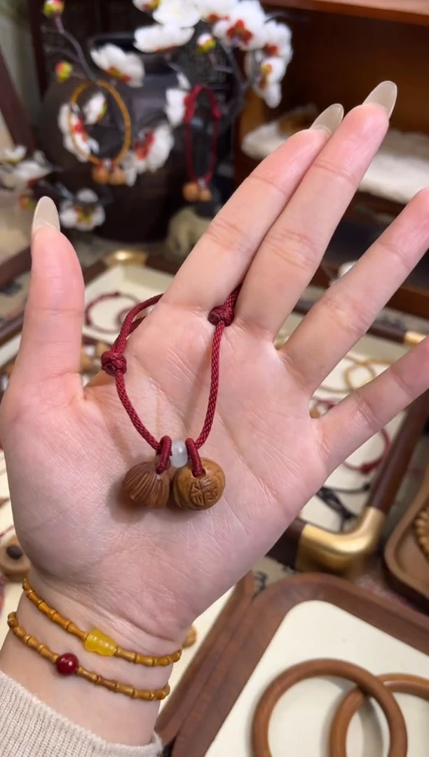 手串桃核【桃缘行】红绳「福气莲莲」桃木桃核辟、挡、驱、护 红绳可调节