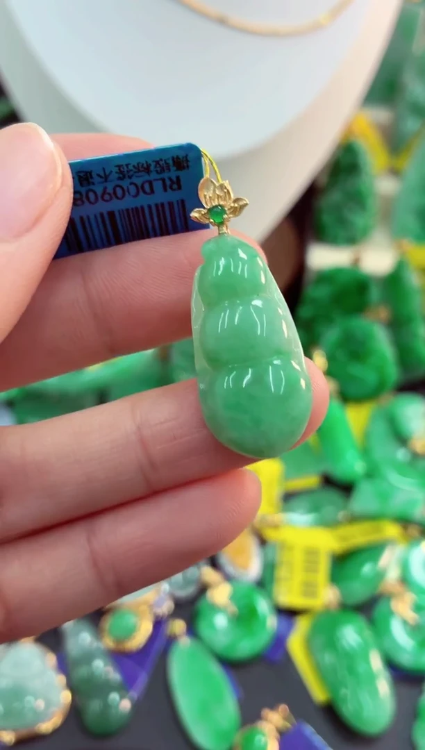 吊坠(不含链)未镶嵌翡翠天然缅甸翡翠A货