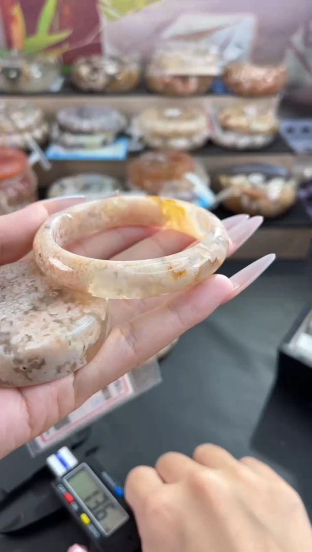 未镶嵌手镯石英质玉54