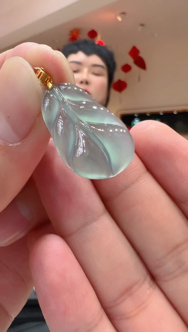 【闪购商品】翡翠吊坠(不含链)18K金镶嵌